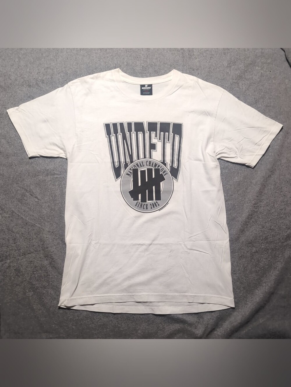 Undefeated 2015 Mens White Graphic T-Shirt Large Undftd National Champions Tee